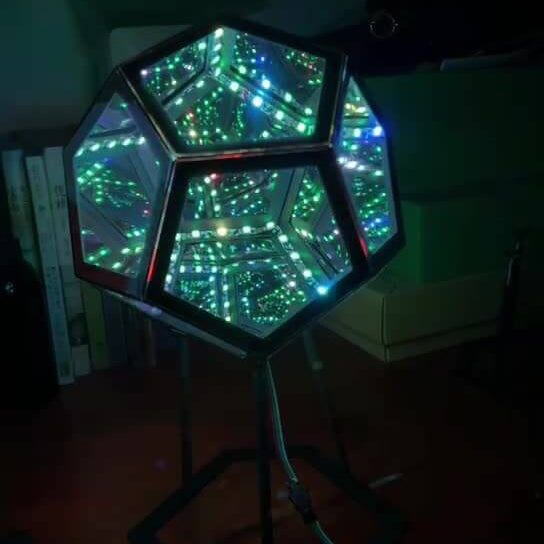 Hjemix | Infinity Dodecahedron LED Nattlys Kunst Bordlampe