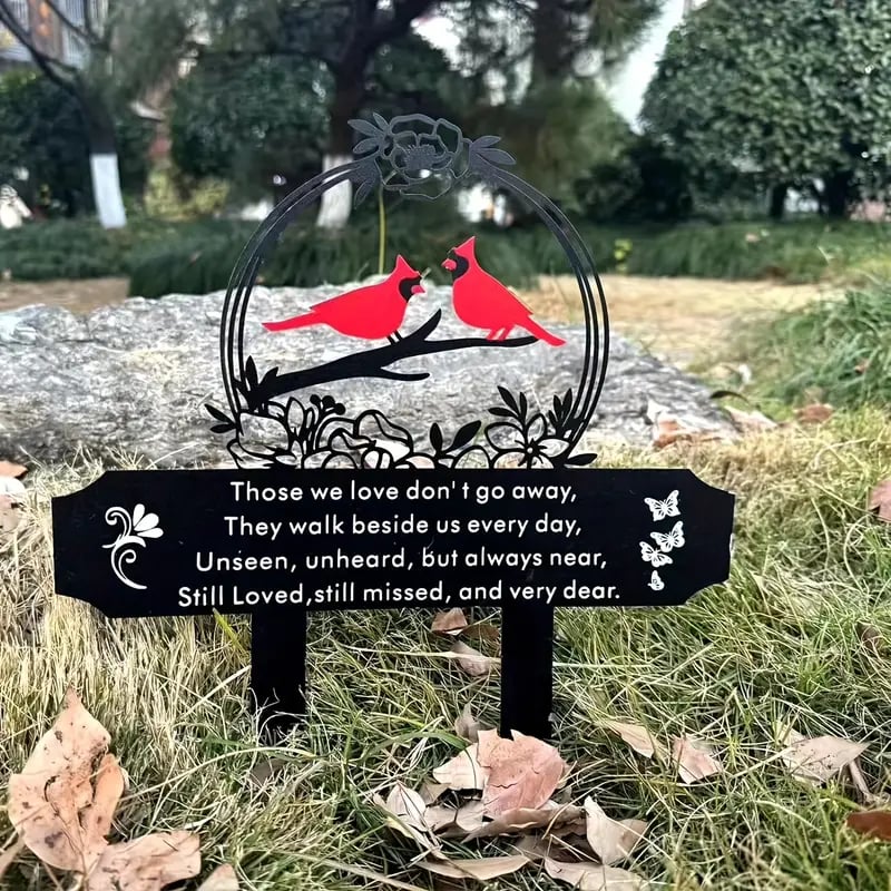 Hjemix | Metal Cardinal Cemetery Memorial Stake
