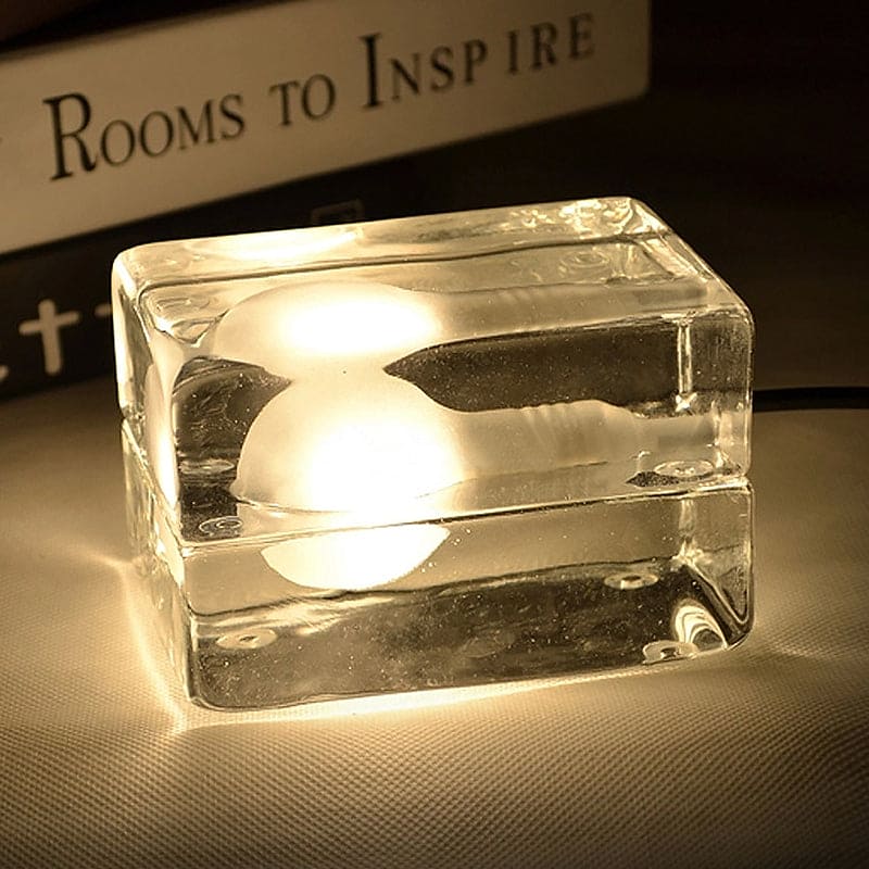 Hjemix | BrightCube – Minimalistisk Bordlampe med Transparent Glasskubbe