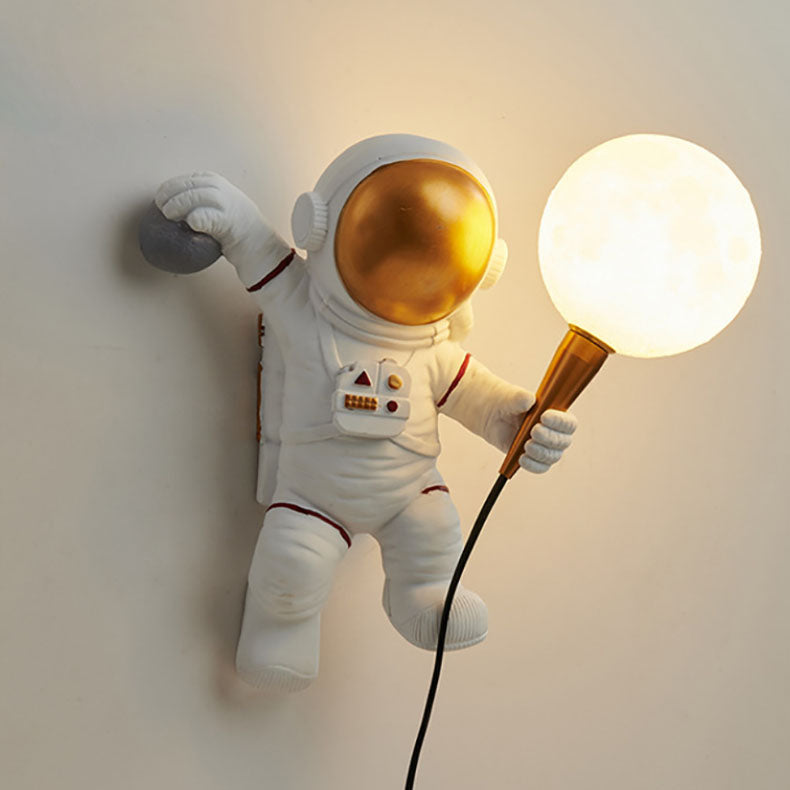 Hjemix | CosmoBuddy Astronaut Vegglampe | Kreativ Design | Harpiks & ABS | LED Soveromslampe