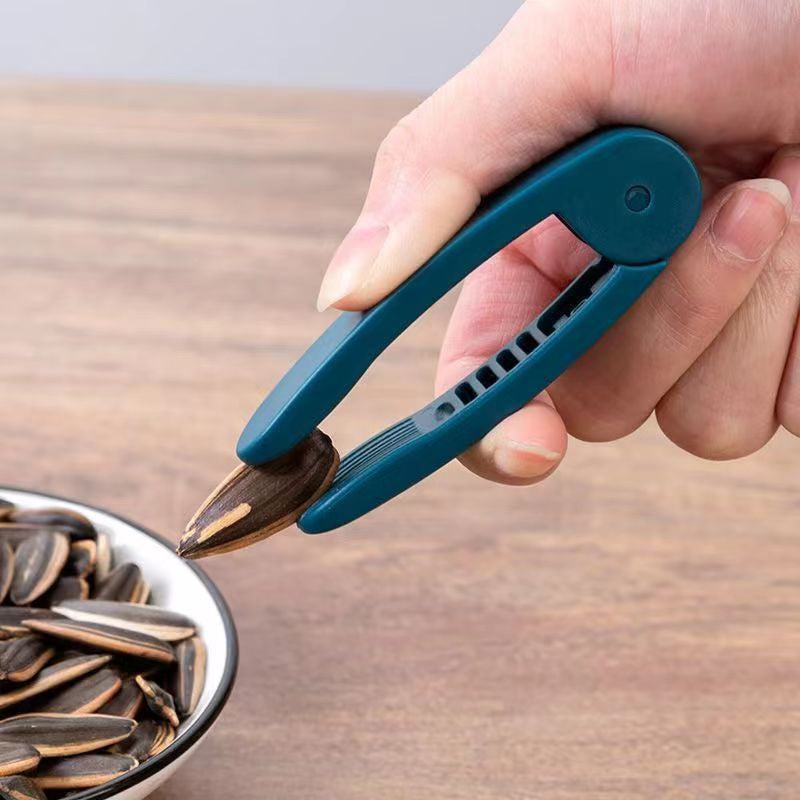 Hjemix | Peanut Seed Peel Plastic Peanut Clip