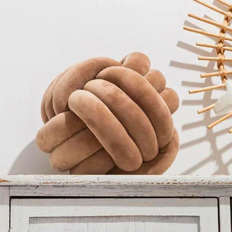 Hjemix | Skandinavisk Knutepute laget av Fløyel