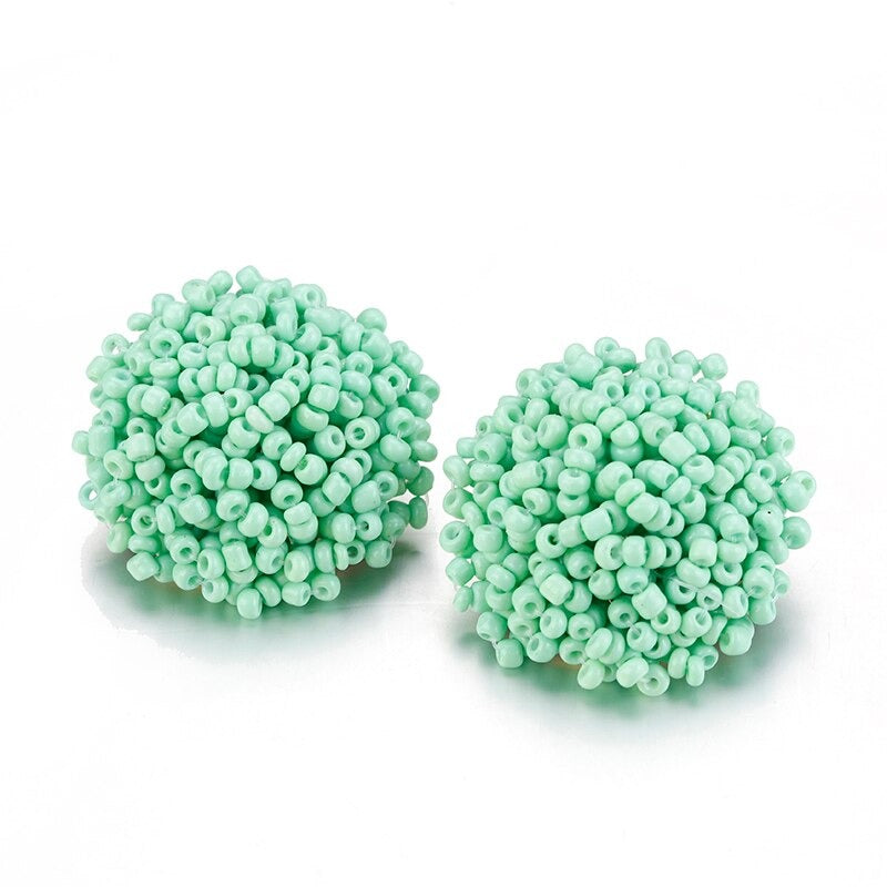 Hjemix | Lys og morsom håndlaget multicolor perle pompom stud øredobber