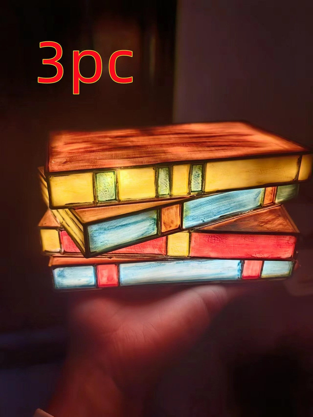 Hjemix | Skrivebordslampe med stablede bøker