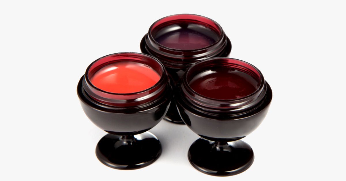 Hjemix | Rød leppebalsam i vinflaskeske – Piff opp leppene dine