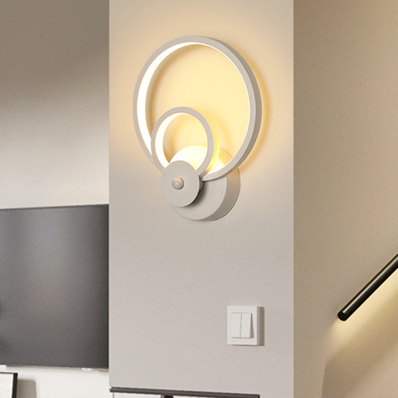 Hjemix | Hvit geometrisk formet vegglampe enkelhet LED metall vegglampe vegglampe for trappen