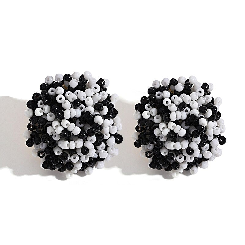 Hjemix | Lys og morsom håndlaget multicolor perle pompom stud øredobber