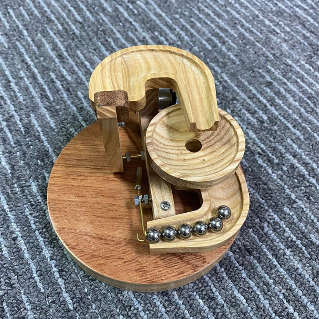 Hjemix | Evig Bevegelse Tre Marmor Maskin