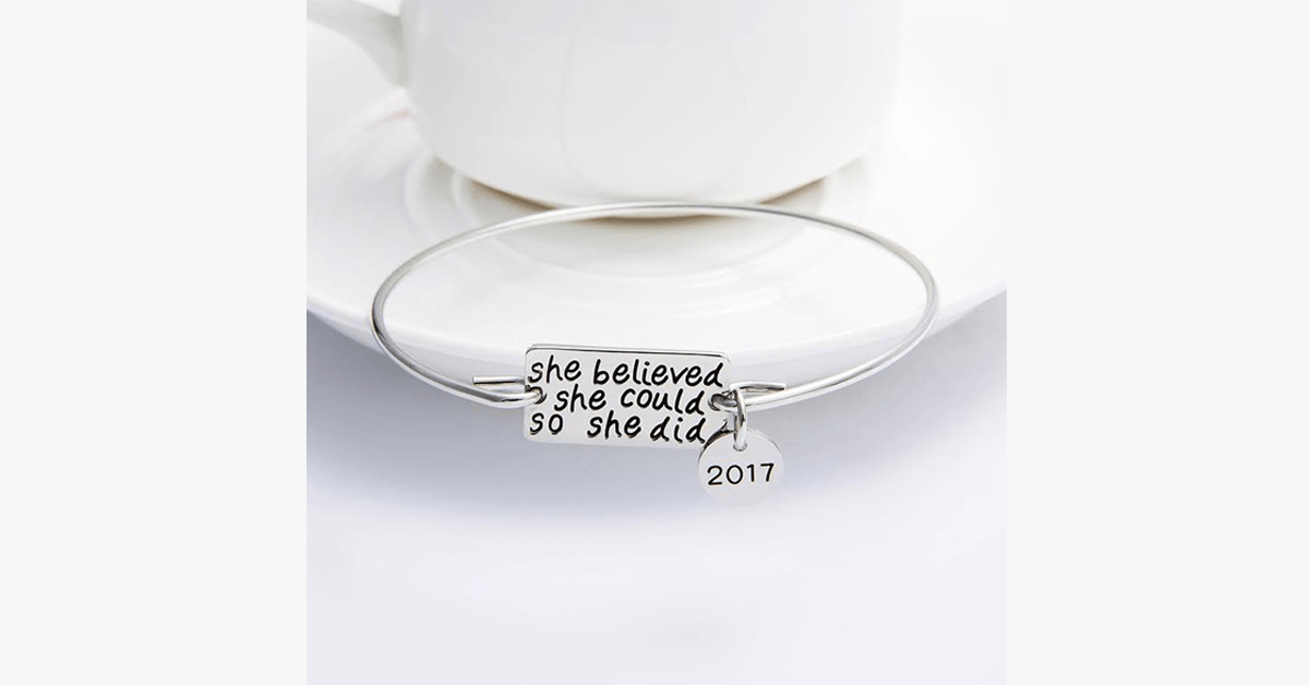 Hjemix | Hun trodde hun kunne, så hun gjorde det armbånd med 2017 charm