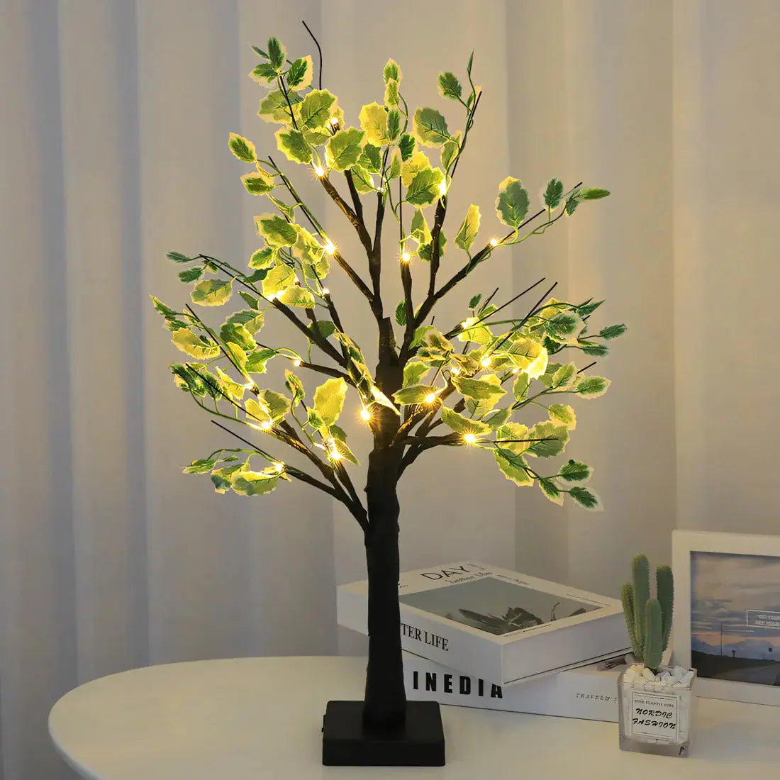 Hjemix | Magisk BrightTree Bordlampe – Elegant Treedesign med Varme LED-Lys