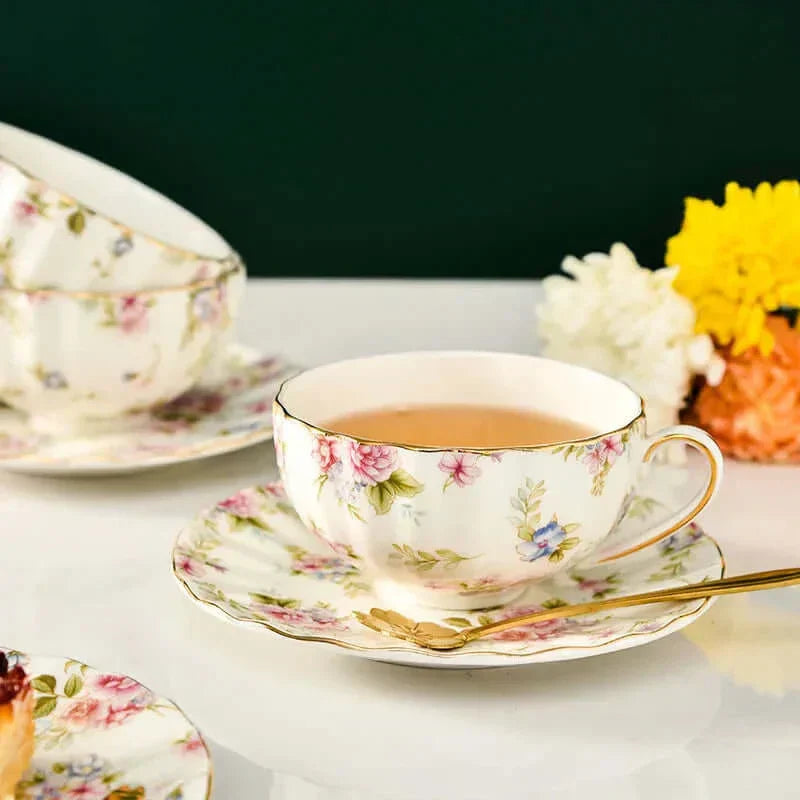 Hjemix | Elegant Bone China Porcelain Coffee Cup - Luksuriøs og Unik Design