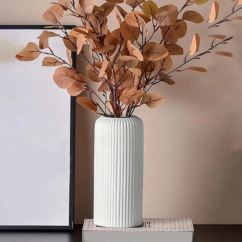 Hjemix | LineaForm Moderne Keramikkvase – Kunstneriske Striper Dekorasjon