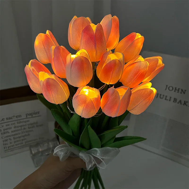 Hjemix | LED-lampe med kunstig tulipanbukett perfekt for gaver eller som bryllupsfest hjemmeinnredning