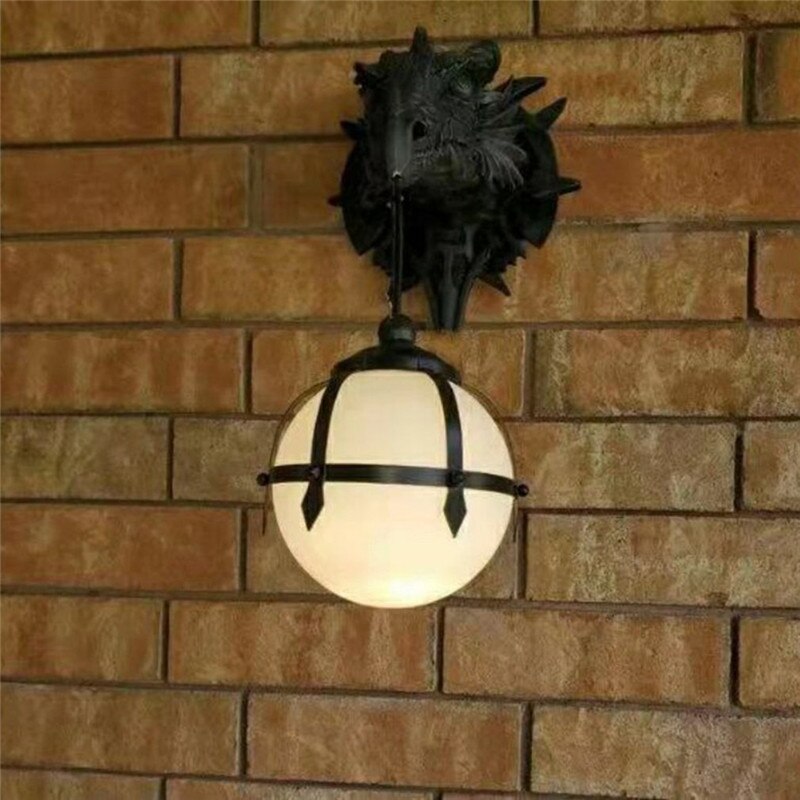 Hjemix | LED-lanterne med dragehode laget av harpiks for unik Halloween-dekorasjon