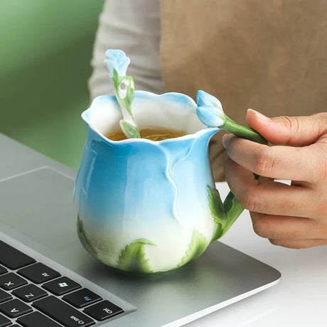 Hjemix | 3D Rose Blomst Kaffe Mugge Keramiske Kaffe Mugger Søte Estetiske Vannkopper med Skje Sommer Vinter Drikke Utstyr Valentinsdag Gaver