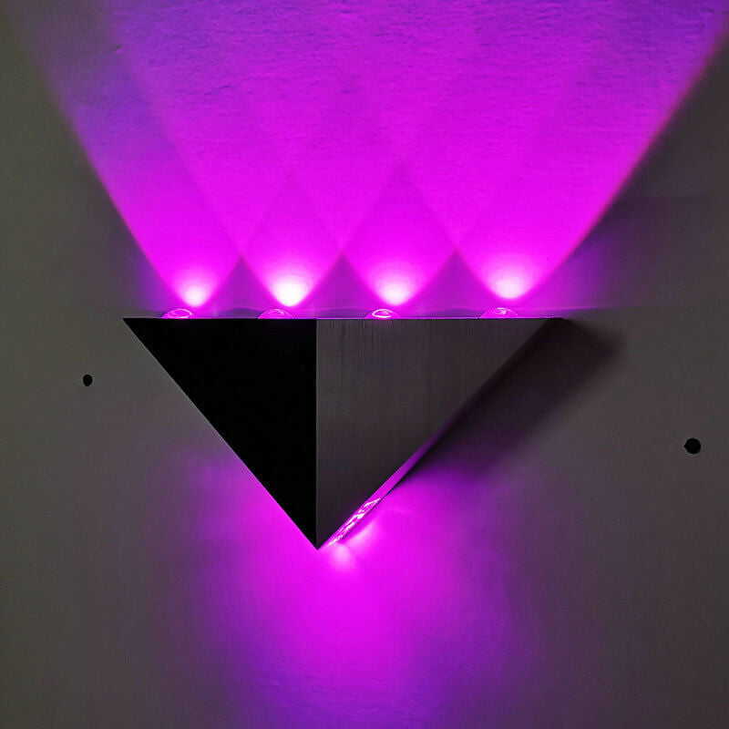 Hjemix | TriLumina Prism LED Vegglampe | Kreativ Pyramide Design | Aluminium & Akryl | Fargede Lysalternativer