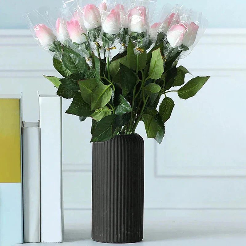 Hjemix | LineaForm Moderne Keramikkvase – Kunstneriske Striper Dekorasjon
