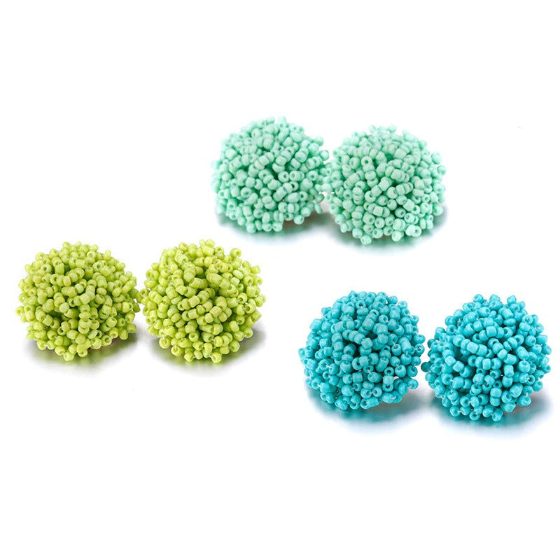 Hjemix | Lys og morsom håndlaget multicolor perle pompom stud øredobber