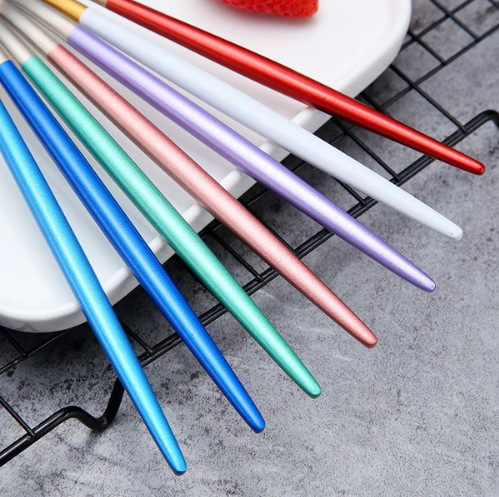 Hjemix | LUKSURIØST UHEALET STÅL 24-DELS GULL-SØLV BESTIKKSETT