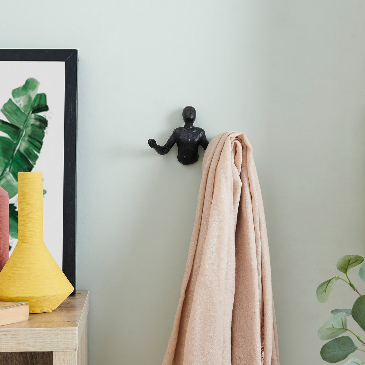 Hjemix | Fremspringende "Hender Opp" Støpejern Dekorative Svart Veggmonterte Kroker (Sett med 2)