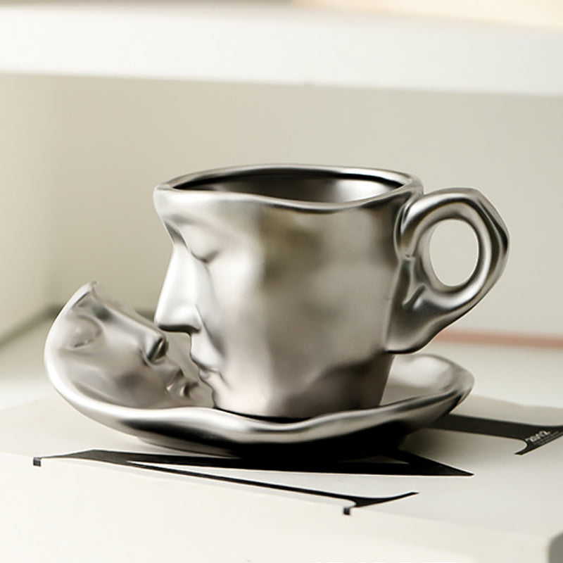 Hjemix | Metal Touching Face Creative Ceramic Kiss Kaffekopp, Kunstnerisk Vibe Krus & Tallerken Sett