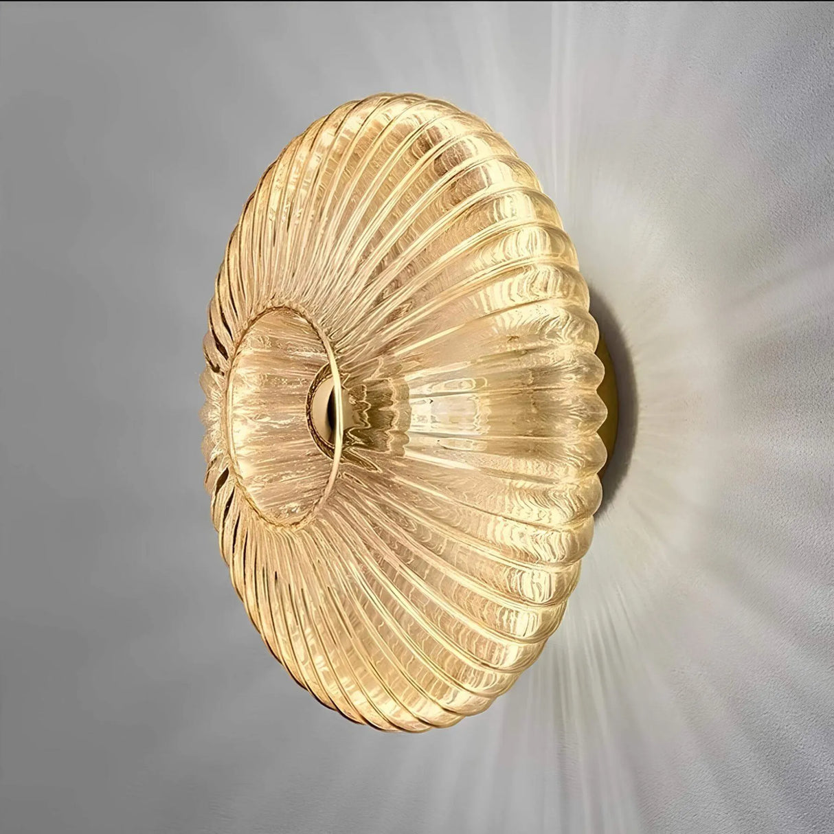 Hjemix | – Glass med bølgete lys vegglampe