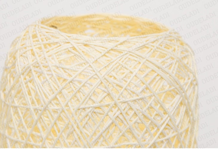 Hjemix | Bordlampe laget av rotangtre