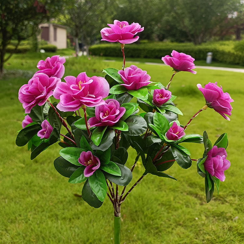 Hjemix | Solcellelampe med simulert azalea blomster og jordspett