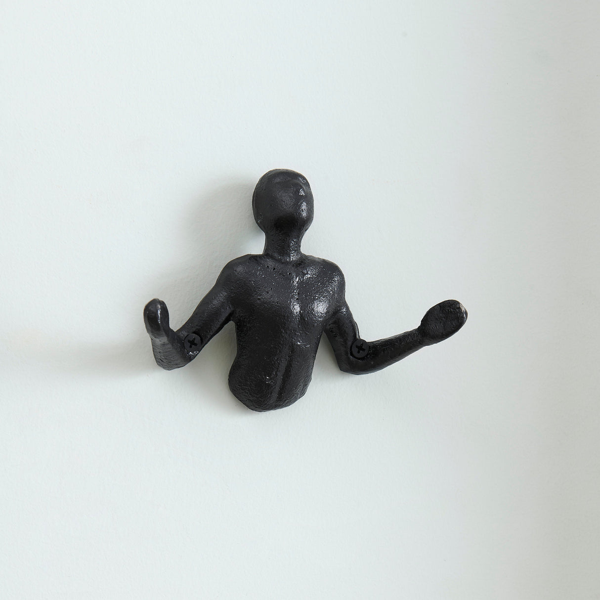 Hjemix | Fremspringende "Hender Opp" Støpejern Dekorative Svart Veggmonterte Kroker (Sett med 2)