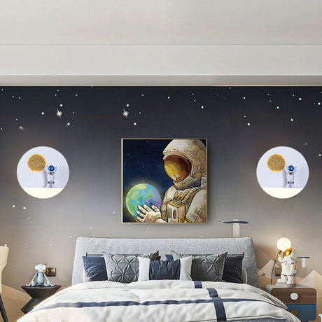 Hjemix | Moderne Kreativ Jern Harpiks Rund Astronaut LED Vegglampe for Soverom
