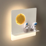 Hjemix | Moderne Kreativ Jern Harpiks Rund Astronaut LED Vegglampe for Soverom