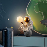 Hjemix | CosmoBuddy Astronaut Vegglampe | Kreativ Design | Harpiks & ABS | LED Soveromslampe