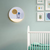 Hjemix | Moderne Kreativ Jern Harpiks Rund Astronaut LED Vegglampe for Soverom