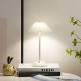 Hjemix | Moderne skandinavisk oppladbar jernstoff cone plisserte LED bordlampe for nattbord