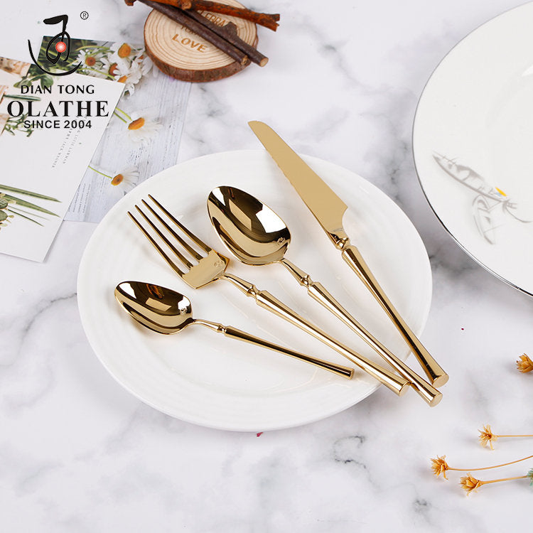 Hjemix | Klassisk Rustfritt Stålsett med Elegante Håndtak