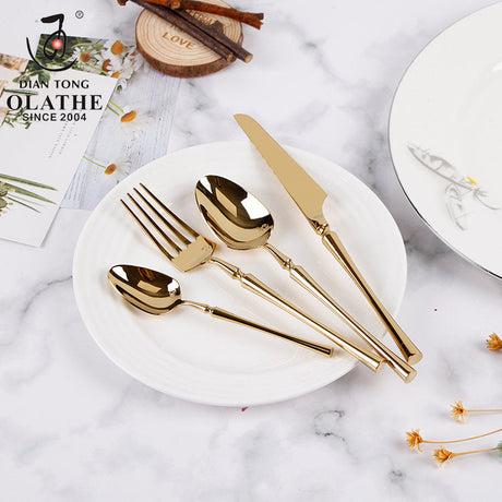 Hjemix | Klassisk Rustfritt Stålsett med Elegante Håndtak