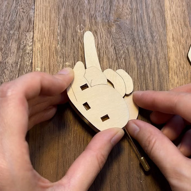 Hjemix | Morsom Tre Finger Pin