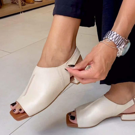 Hjemix | Enkle lær sandaler med mykt fotseng