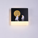Hjemix | Moderne Kreativ Jern Harpiks Rund Astronaut LED Vegglampe for Soverom