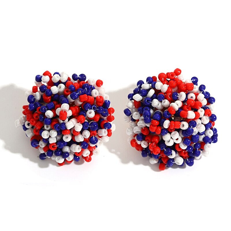 Hjemix | Lys og morsom håndlaget multicolor perle pompom stud øredobber