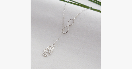 Hjemix | Uendelig Lykke Pendel Halskjede i Sølvfarge - Gir et motebevisst og unikt utseende