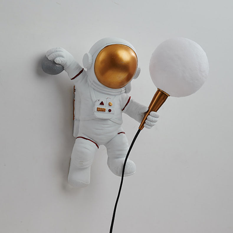 Hjemix | CosmoBuddy Astronaut Vegglampe | Kreativ Design | Harpiks & ABS | LED Soveromslampe