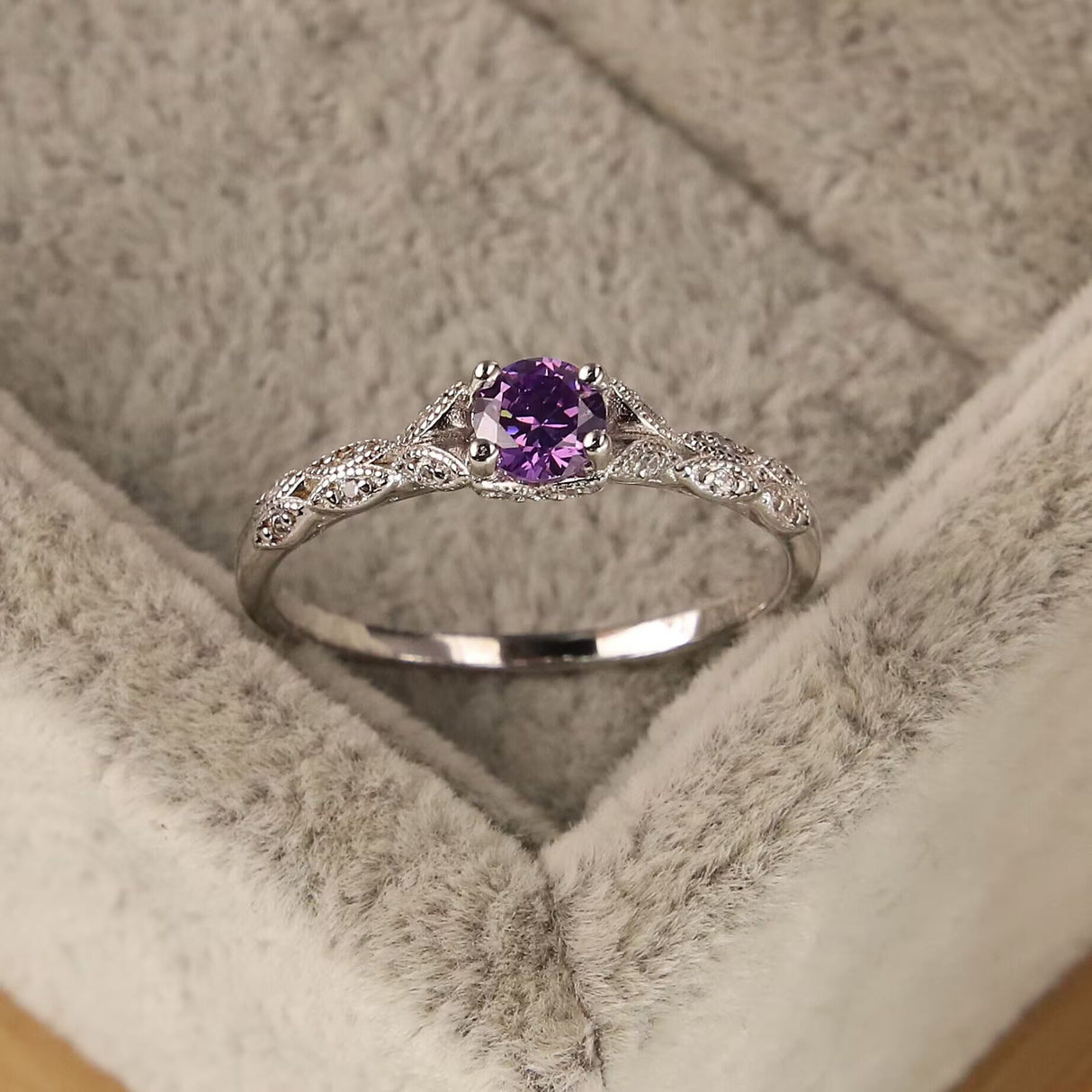 Hjemix | Minimalistisk Ametyst & Zirkonia Ring - Nova