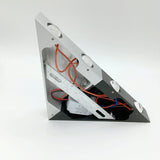 Hjemix | TriLumina Prism LED Vegglampe | Kreativ Pyramide Design | Aluminium & Akryl | Fargede Lysalternativer