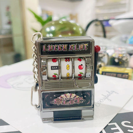 Hjemix | Nøkkelring designet som en spilleautomat
