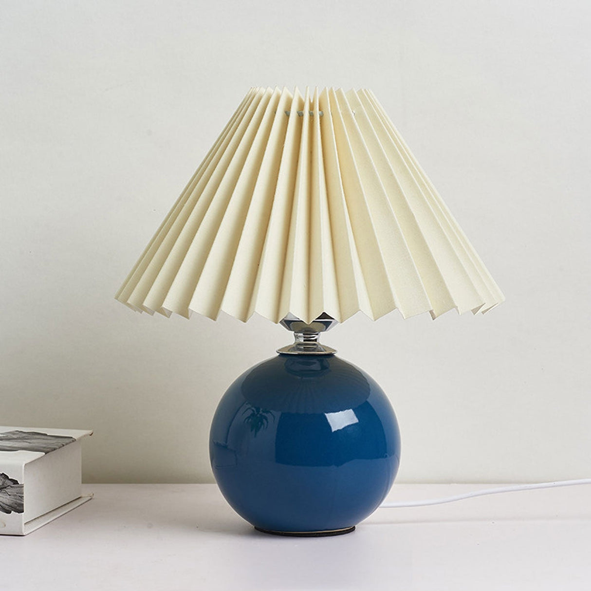 Hjemix | Nordisk minimalistisk 1-lampe bordlampe laget av keramikk med folder