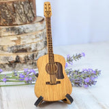 Hjemix | Treboks for akustisk gitarutstyr