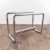 Hjemix | Sølv Newton Pendelbalanseballer skrivebordsleketøy