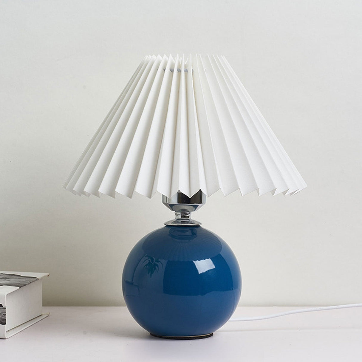 Hjemix | Nordisk minimalistisk 1-lampe bordlampe laget av keramikk med folder