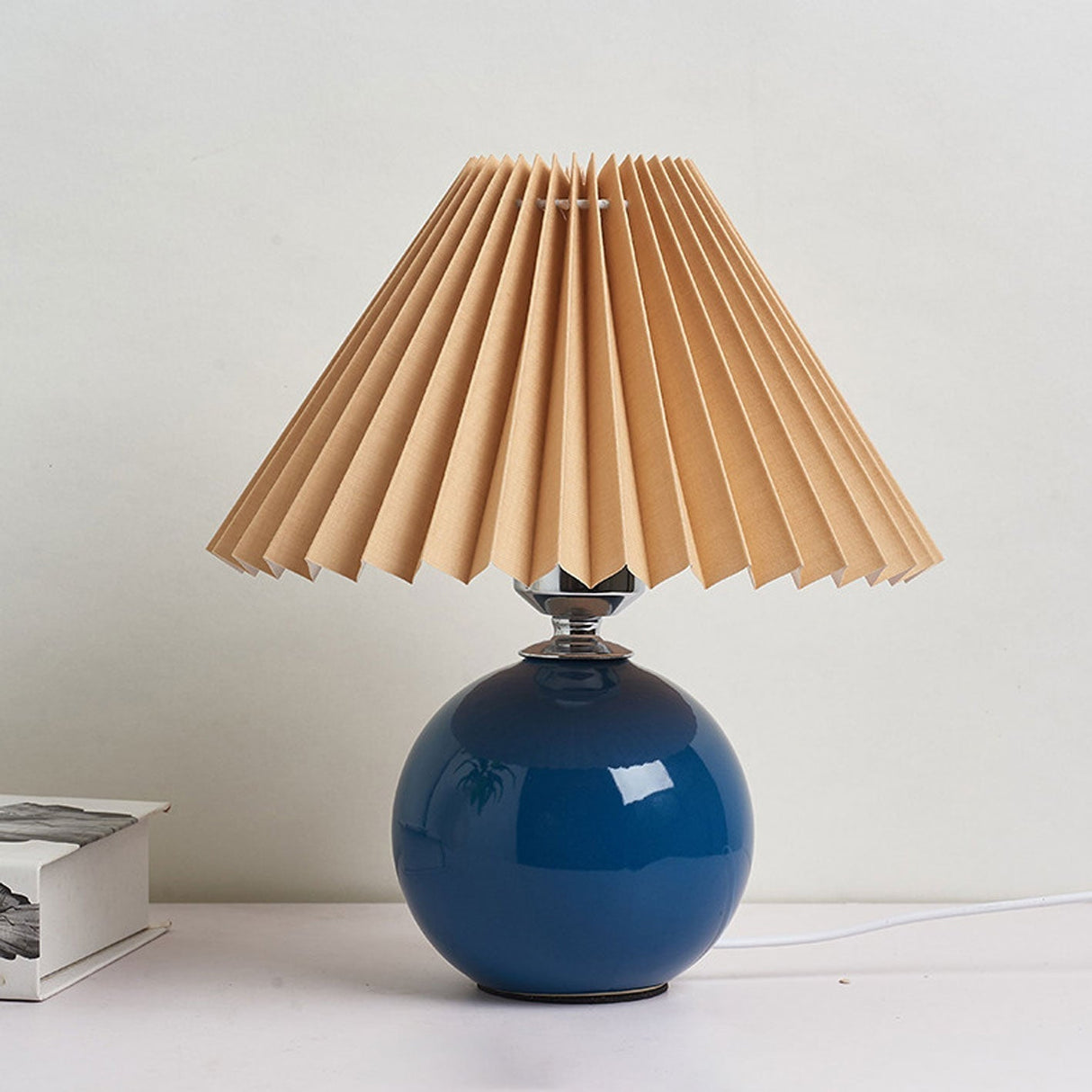 Hjemix | Nordisk minimalistisk 1-lampe bordlampe laget av keramikk med folder